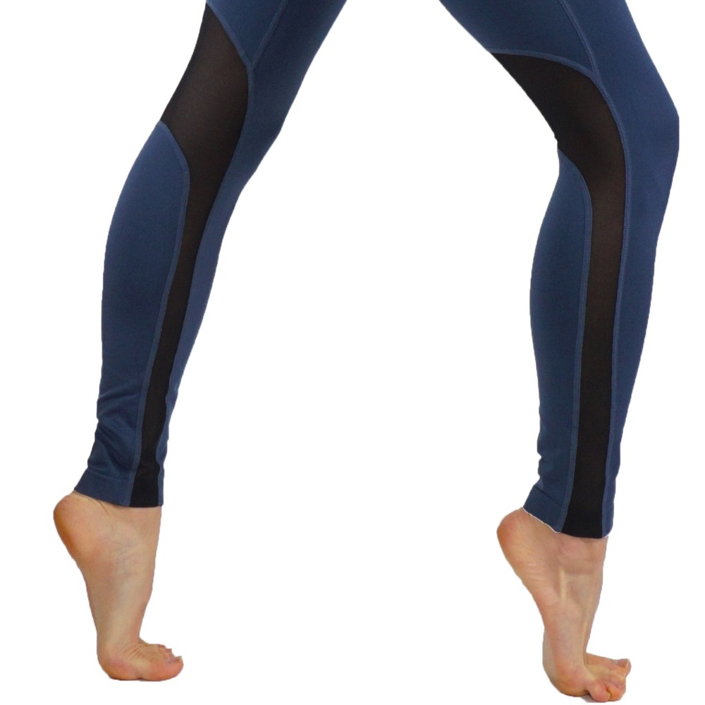 Workout Leggings With Mesh cutouts mid waist - Picture 3 of 3